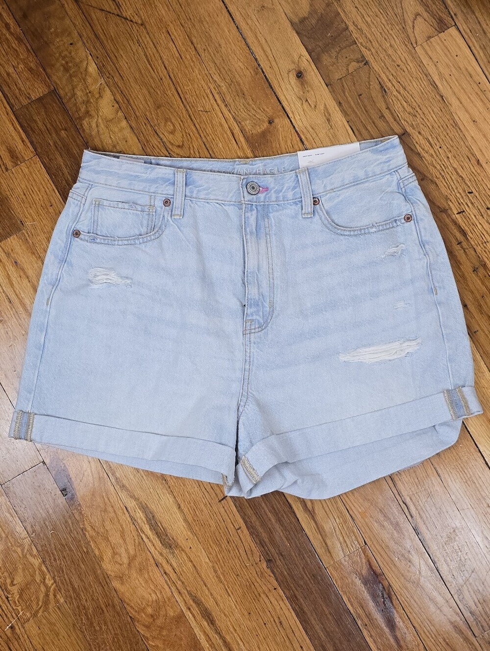 American Eagle Outfitters Light Wash Mom Short 10
